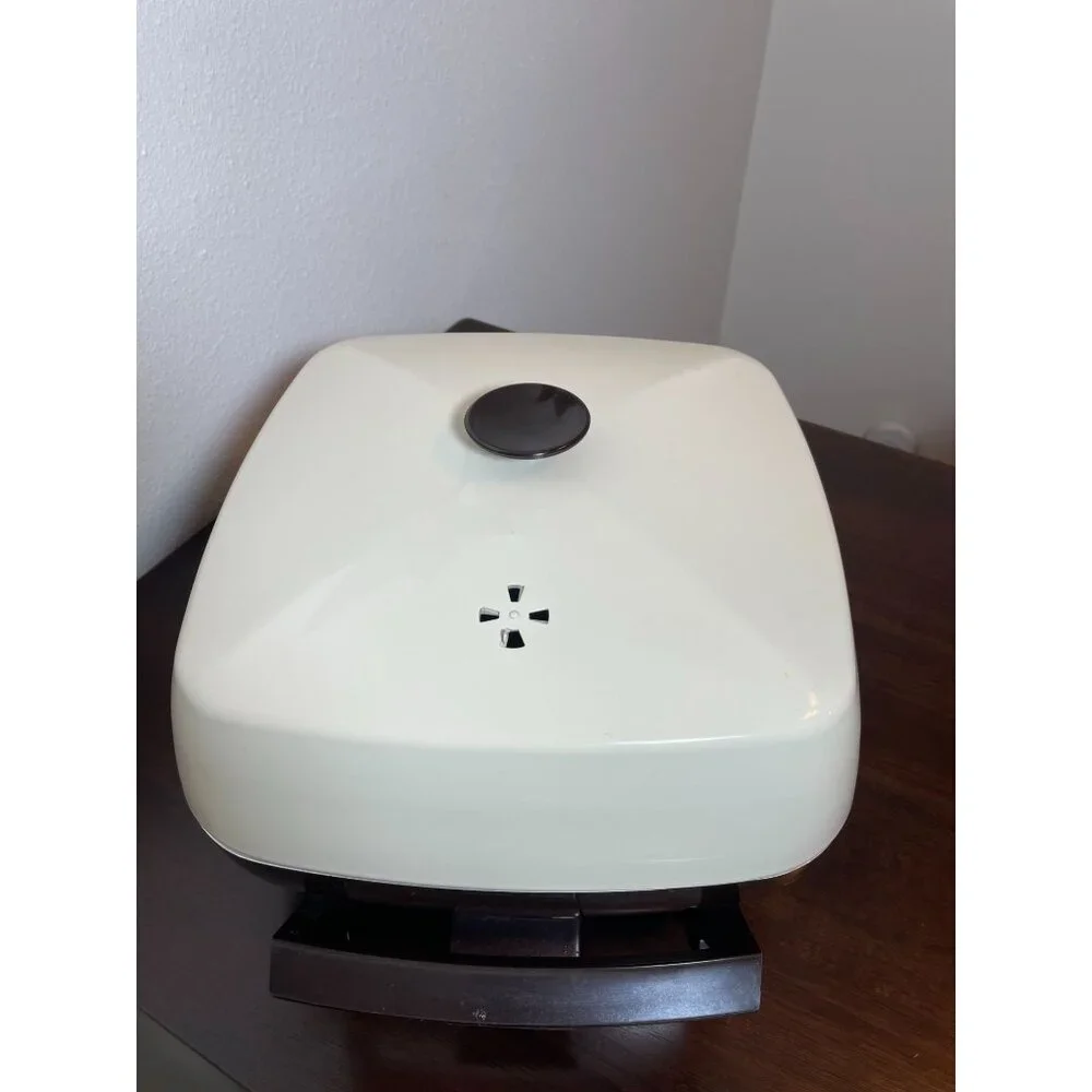 Vintage West Bend Electric Skillet With Lid & Sensa-Temp Heat Control 12" x 12" - Picture 7 of 9